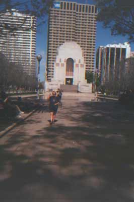 aus03.jpg (10733 bytes)